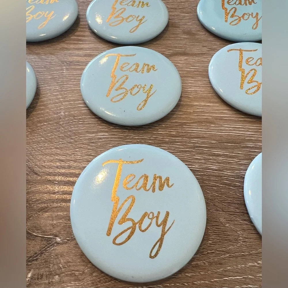 Gender Reveal Pins (32 pieces)